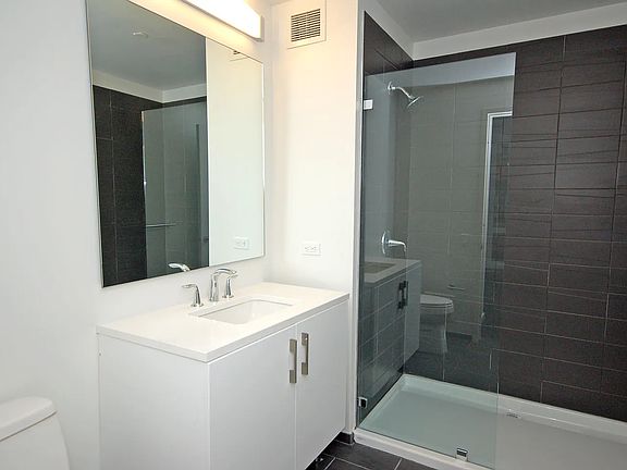 5th image of 235 E 44th St APT 8E