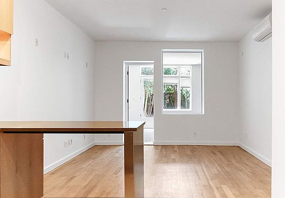 5th image of 330 E 119th St APT 1B