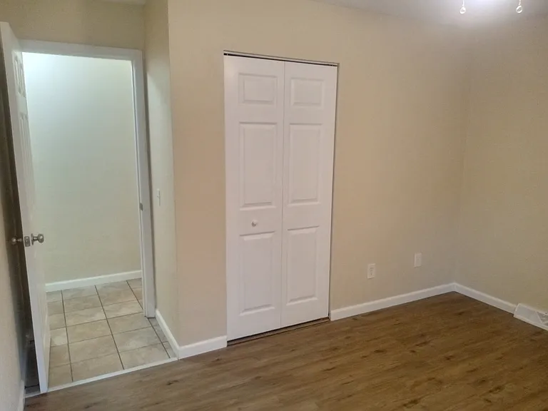 Bedroom 3 - closet