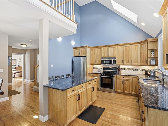 5th image of 15 Gilson Rd