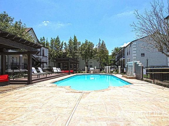 3rd image of 1907 Lakeside Dr #2807
