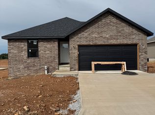 1102 Fenli Ave, Monett, MO 65708