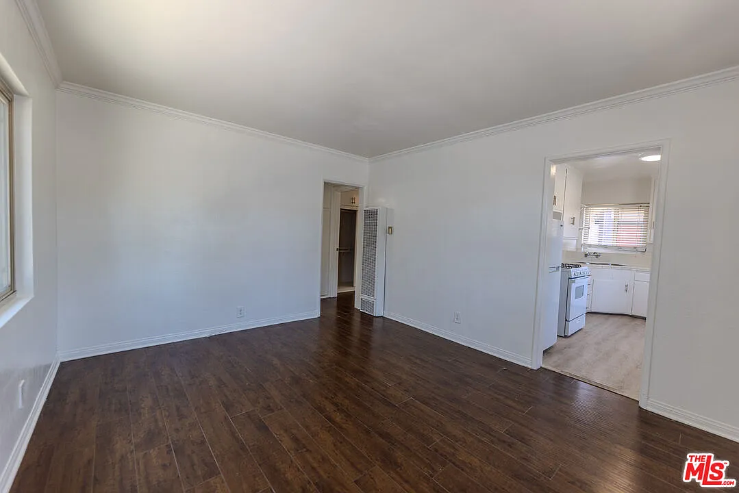 1 bed, 1.0 bath, 600 sqft, $1,995 — Photo 2