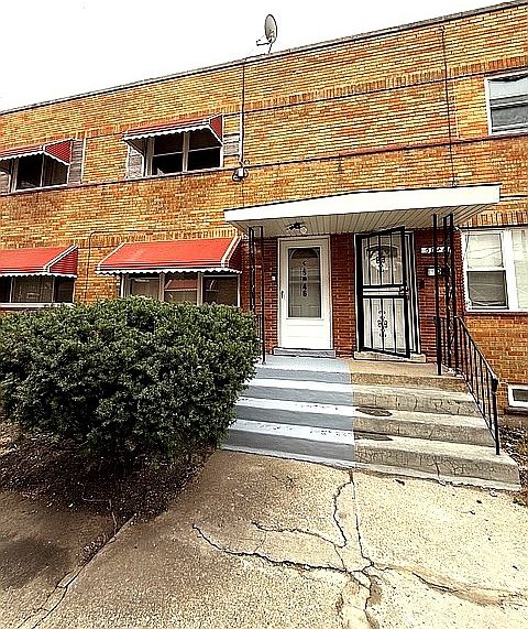 1st image of 5046 W Jackson Blvd APT C