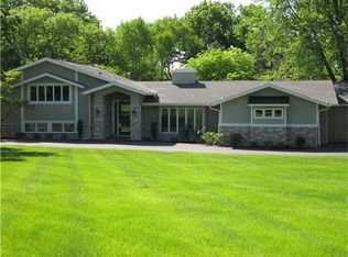 8341 Briar Ln, Prairie Village, KS 66207