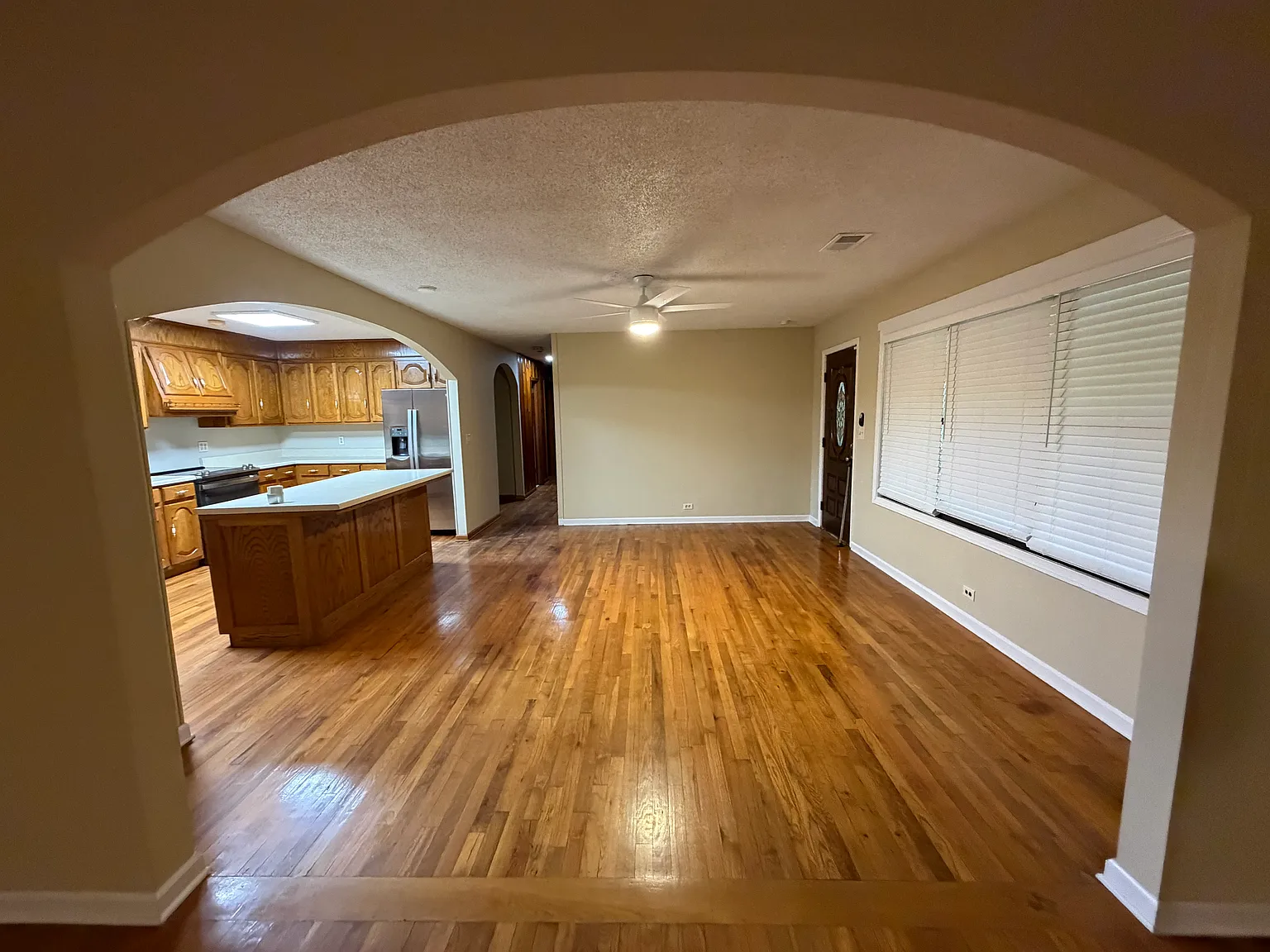 3 bed, 2000 sqft, $1,600 — Photo 3