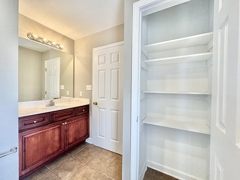 934 E Craighead Forest Rd #B — Photo 29