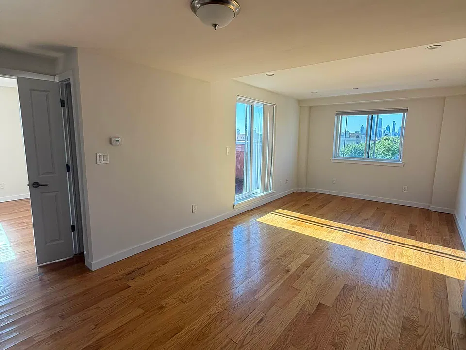 28-22 Astoria Blvd #Penthouse 2