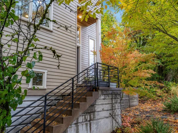 2909 SE Tacoma St, Portland, OR 97202