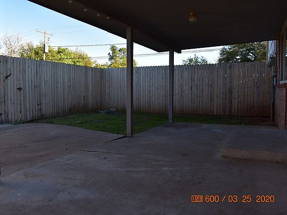 4th image of 3214-16 Tanglewood Ln