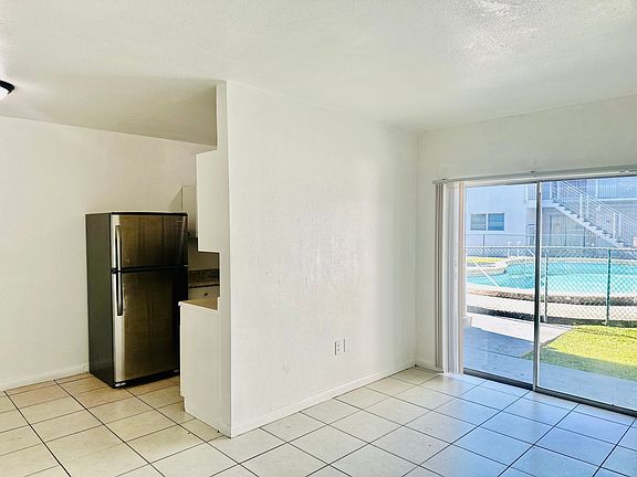 3rd image of 1951 NE 167th St APT 2