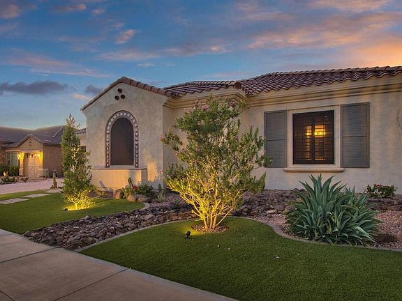 5th image of 3830 E Iris Dr