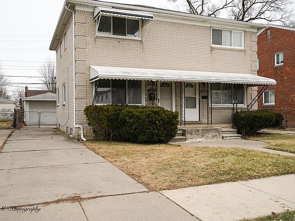 2nd image of 26150 & 26154 Pinehurst St