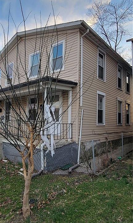 2nd image of 717 Steele Ave