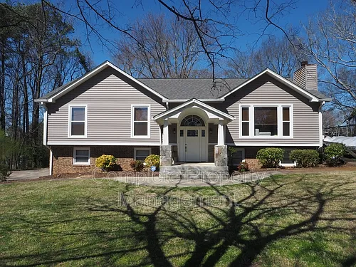 604 Farr Cir Photo 1