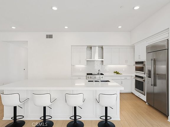 5th image of 3700 Rivington