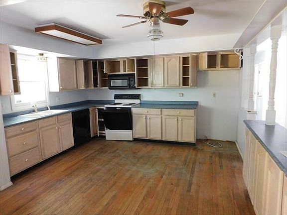 2nd image of 250 E Brunswick Ave