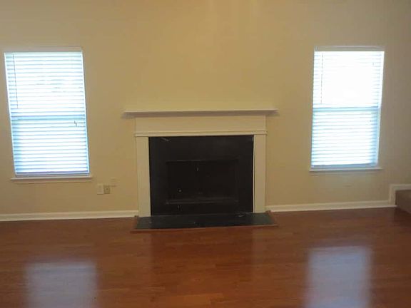 5th image of 4692 Chief Joseph Cir
