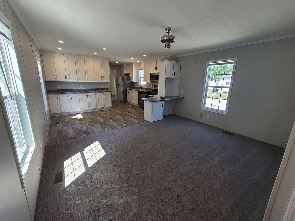 1st image of 516 Courtland Ln #13