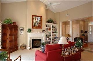 4th image of 10 Blackwater Cir