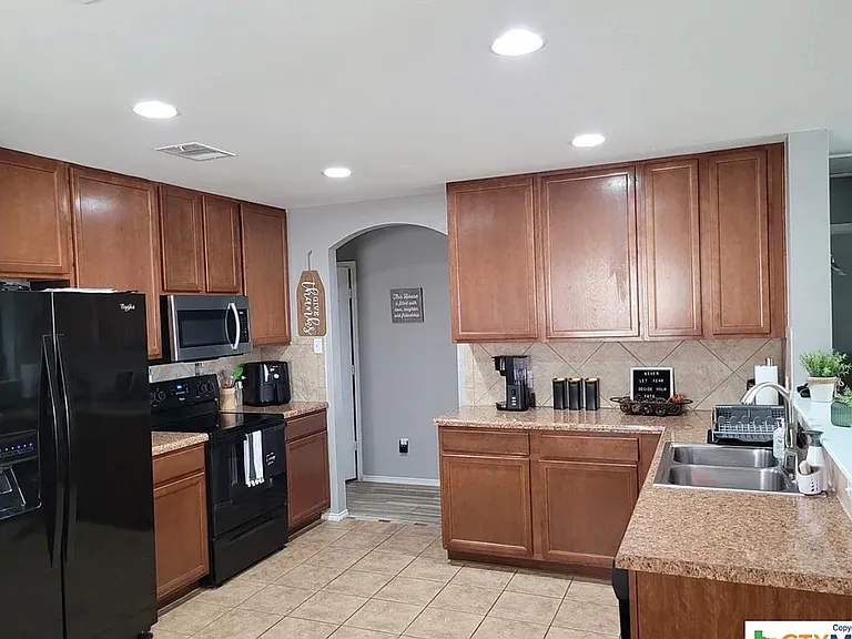 9213 Devonshire Ct — Photo 3