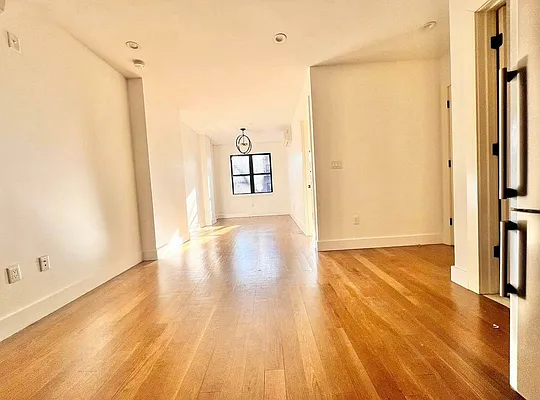 Rented by ERNY LLC | media 4