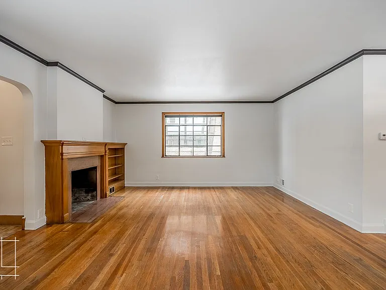 1374 E. Broad St. — Photo 12