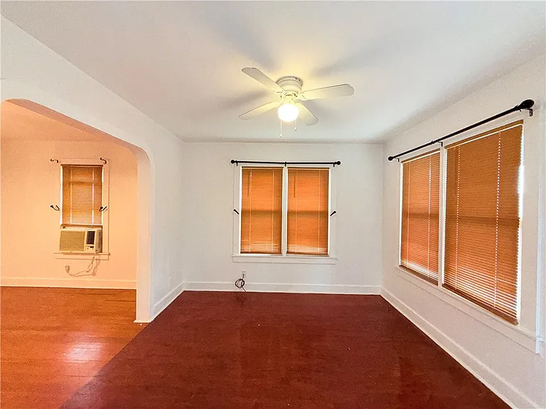 507 E Commons St — Photo 13