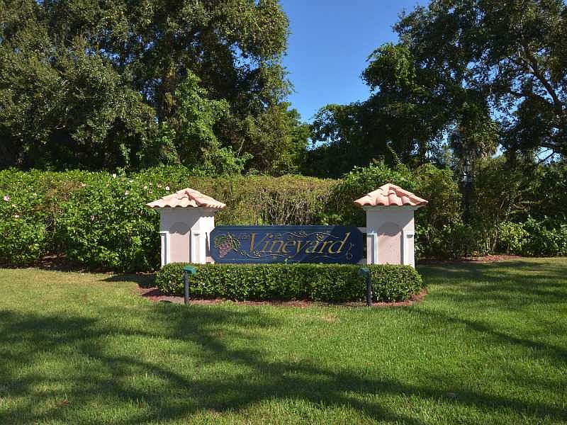 1st image of 220 Champagne Ct SW