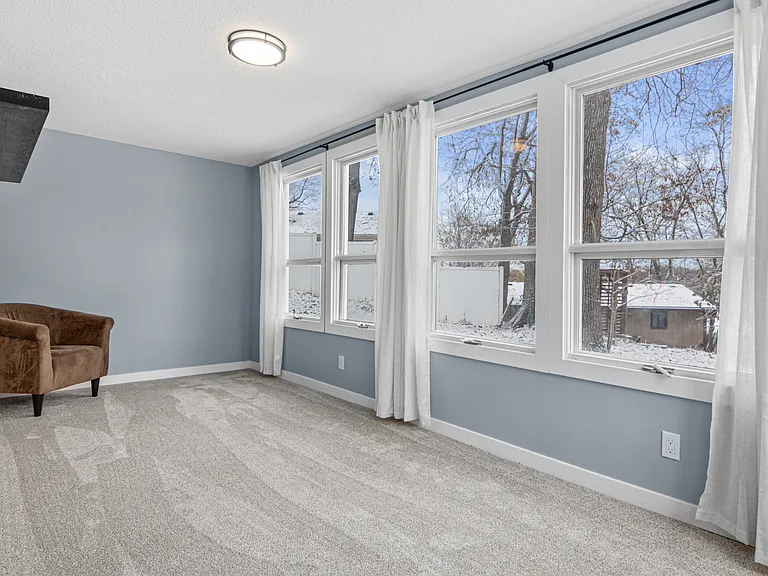 2156 Sandy Ln — Photo 3