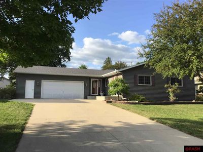 1670 Knights Dr, North Mankato, MN, 56003