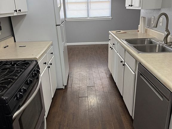 5th image of 706 W Bushyhead Ave
