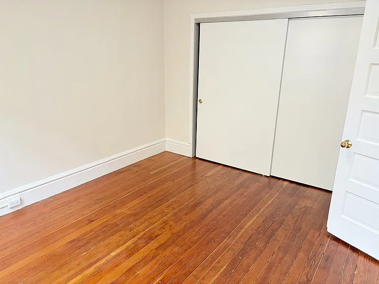 14 Leona Ter — Photo 11