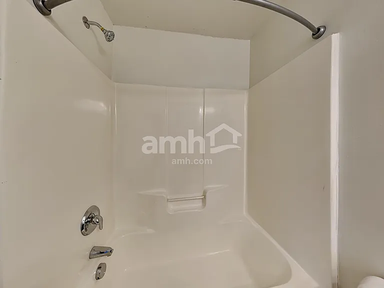 1438 Pleasant Garden Ln — Photo 16