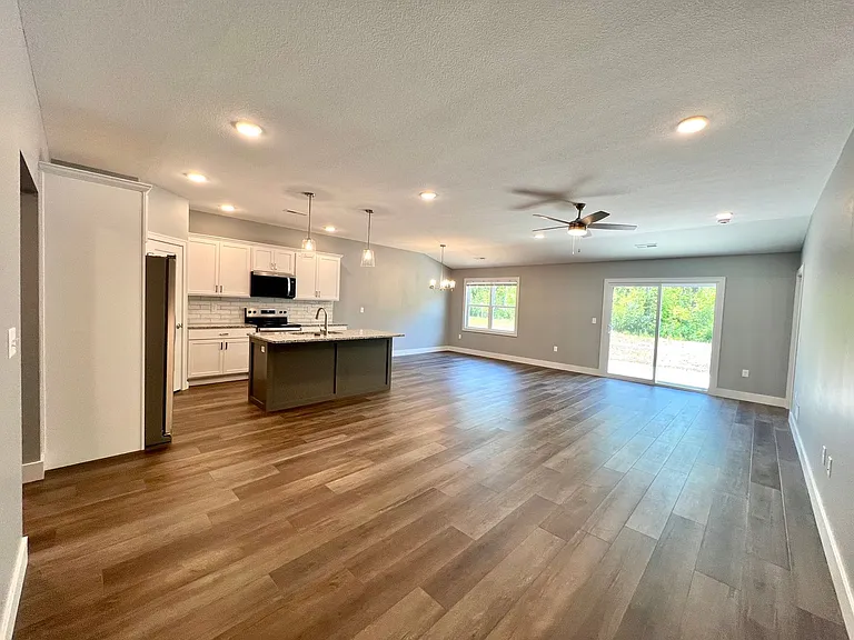4647 Pierce Dr — Photo 5
