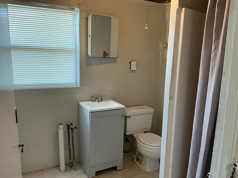 721 E Lowell St — Photo 22