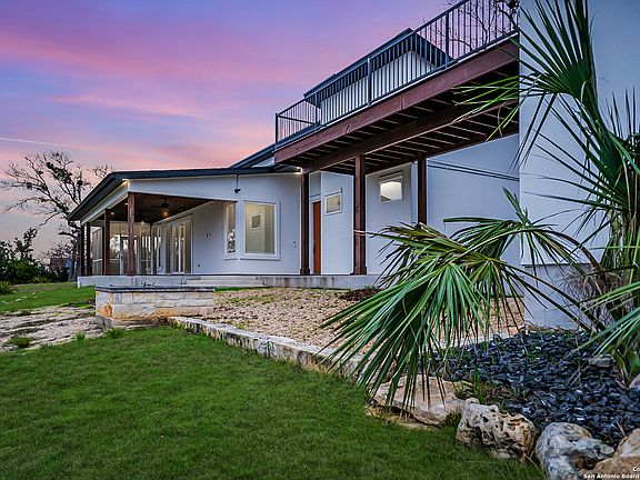 2nd image of 2109 Bella Vista