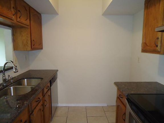 5th image of 4109 Pepperbush Dr