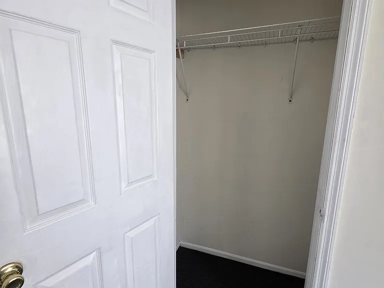 Metcalfe St — Photo 32