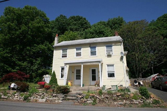 2nd image of 14 River Rd