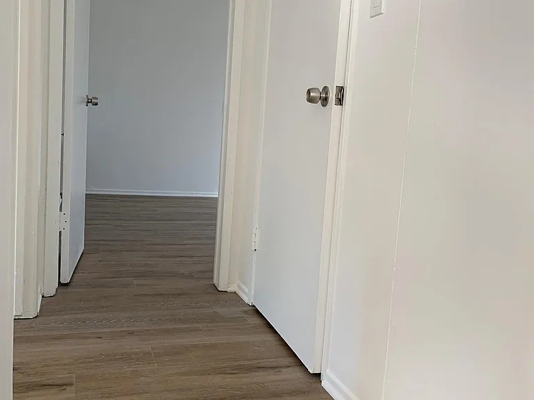 13847 Burbank Blvd #2 — Photo 9
