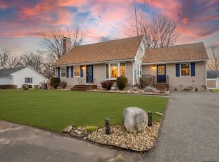 47 Roberta Cir, Agawam, MA 01001