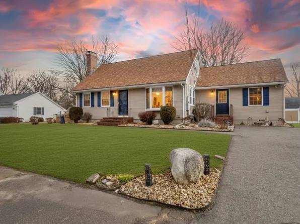 47 Roberta Cir, Agawam, MA 01001