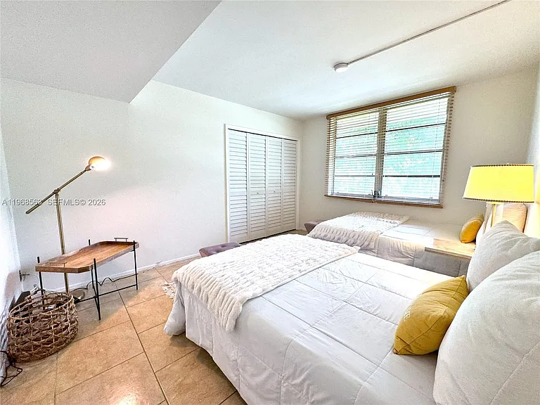 901 W Cypress Ln #201 — Photo 30