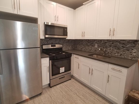 3rd image of 29 Monitor St #3