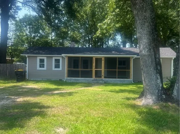3907 Woodlawn St, Hopewell, VA 23860