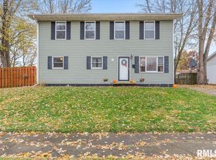 17 Windrush Dr, Jacksonville, IL 62650