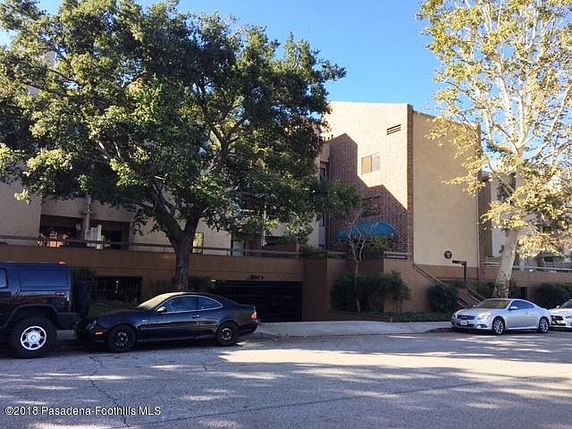 1st image of 460 Oak St APT 109