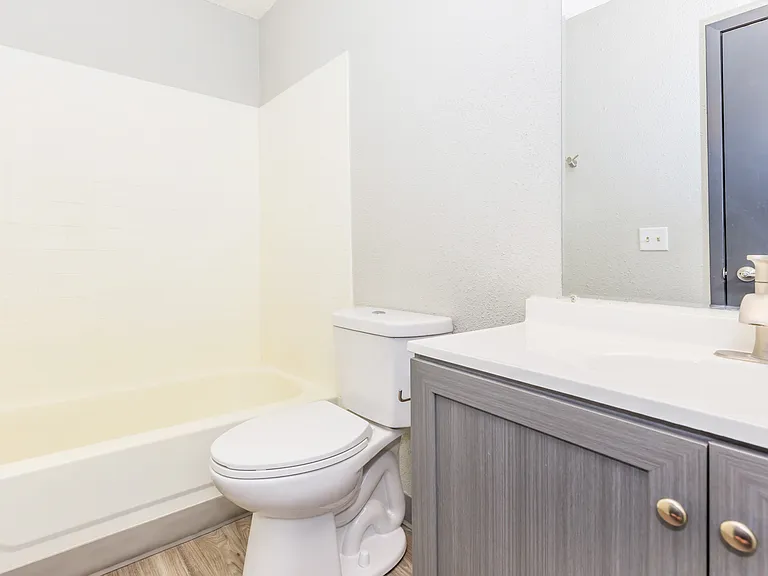 Meadow Park Apartments — Photo 13