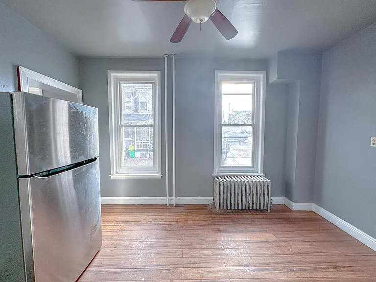 626 W Liberty St #1 — Photo 12